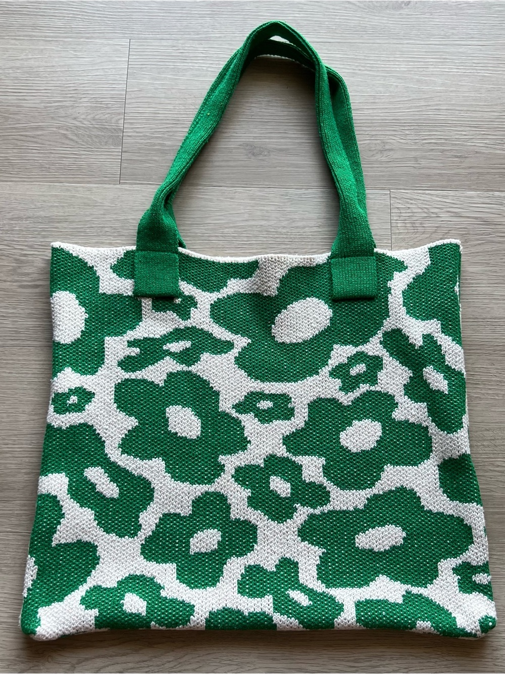 Davi & Dani Green Floral Knit Tote Bag